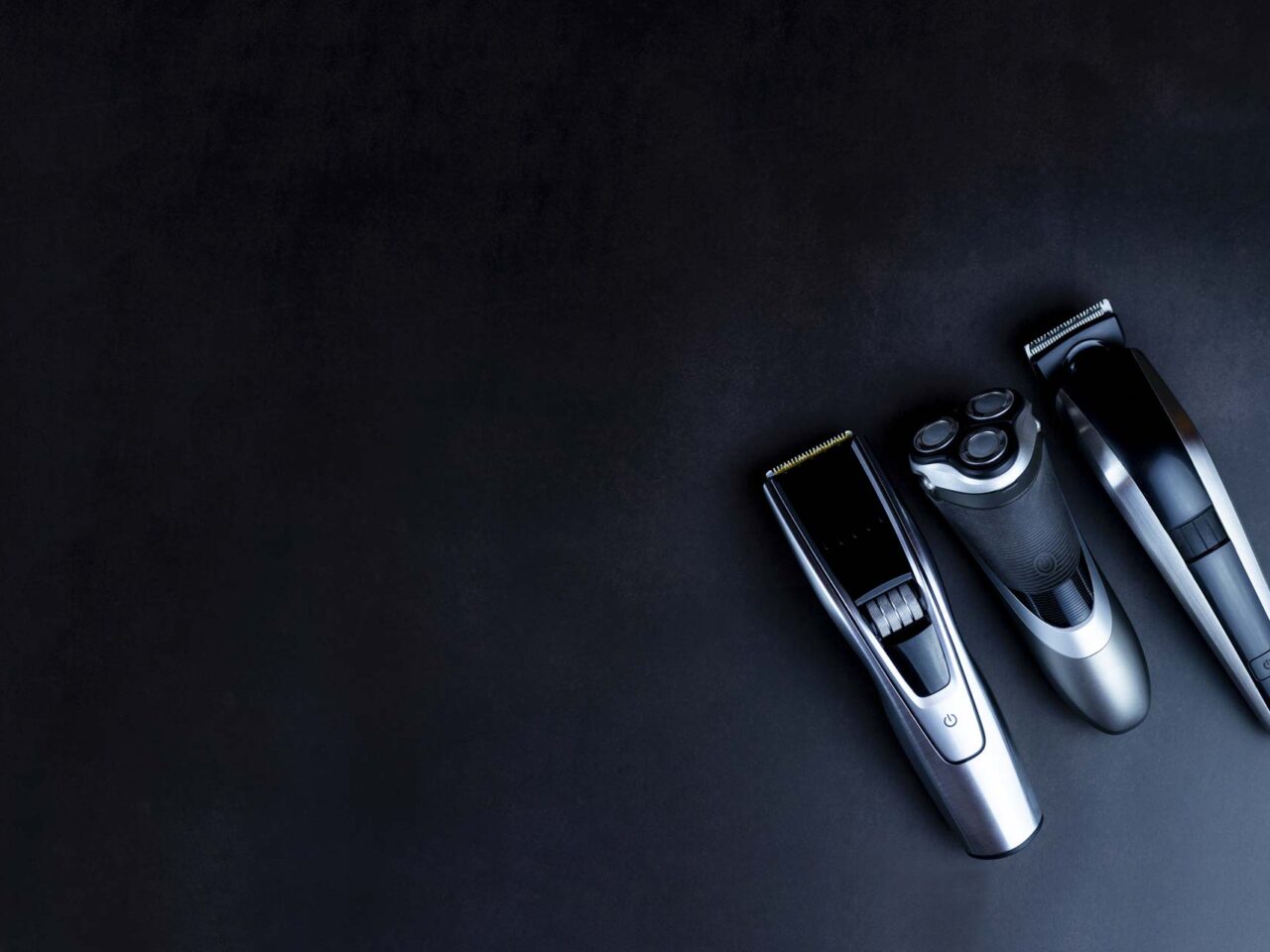 Afeitadora, cortabarbas y maquinilla de cortar pelo